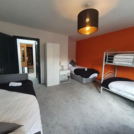 Large Townhouse In The Heart Of No 12