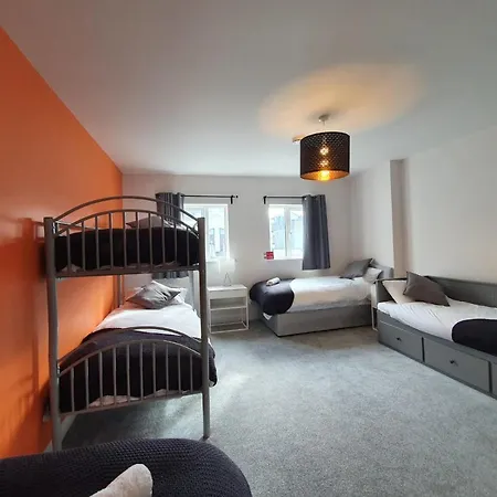 Large Townhouse In The Heart Of No 12 Hébergement de vacances