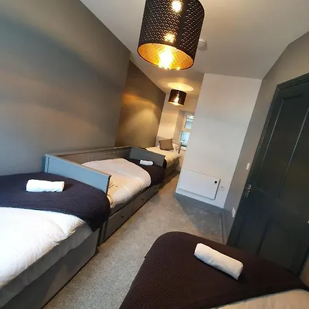 Dom wakacyjny Large Townhouse In The Heart Of No 12 Galway