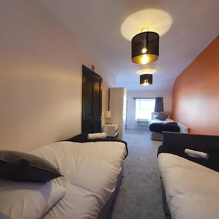 Large Townhouse In The Heart Of No 12 Hébergement de vacances