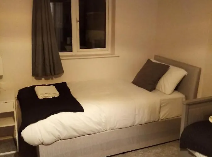 Large Townhouse In The Heart Of No 12 * Galway