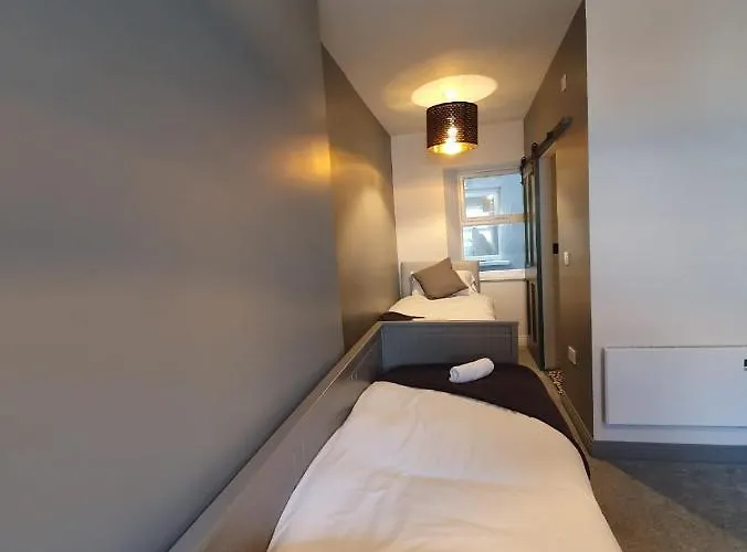 Large Townhouse In The Heart Of No 12