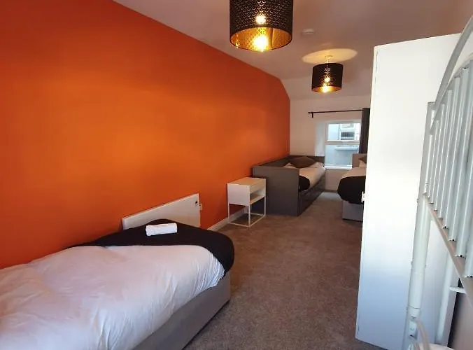 Large Townhouse In The Heart Of No 12 Сasa de vacaciones *